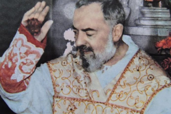 La Storia Di Padre Pio Il Santo Con Le Stimmate Ges Tra Noi